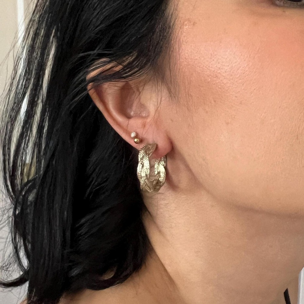 Vintage 1980sβ gold tone braided hoops everyday earrings pierced ears Casual